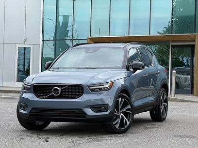 Certified 2022 Volvo XC40 T4 R-Design w/ Advanced Package