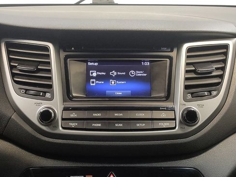 Used 2017 Hyundai Tucson SE image 25