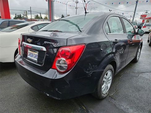 Used 2014 Chevrolet Sonic LT image 2
