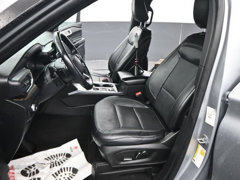 Used 2020 Ford Explorer Limited AWD/4WD image 6