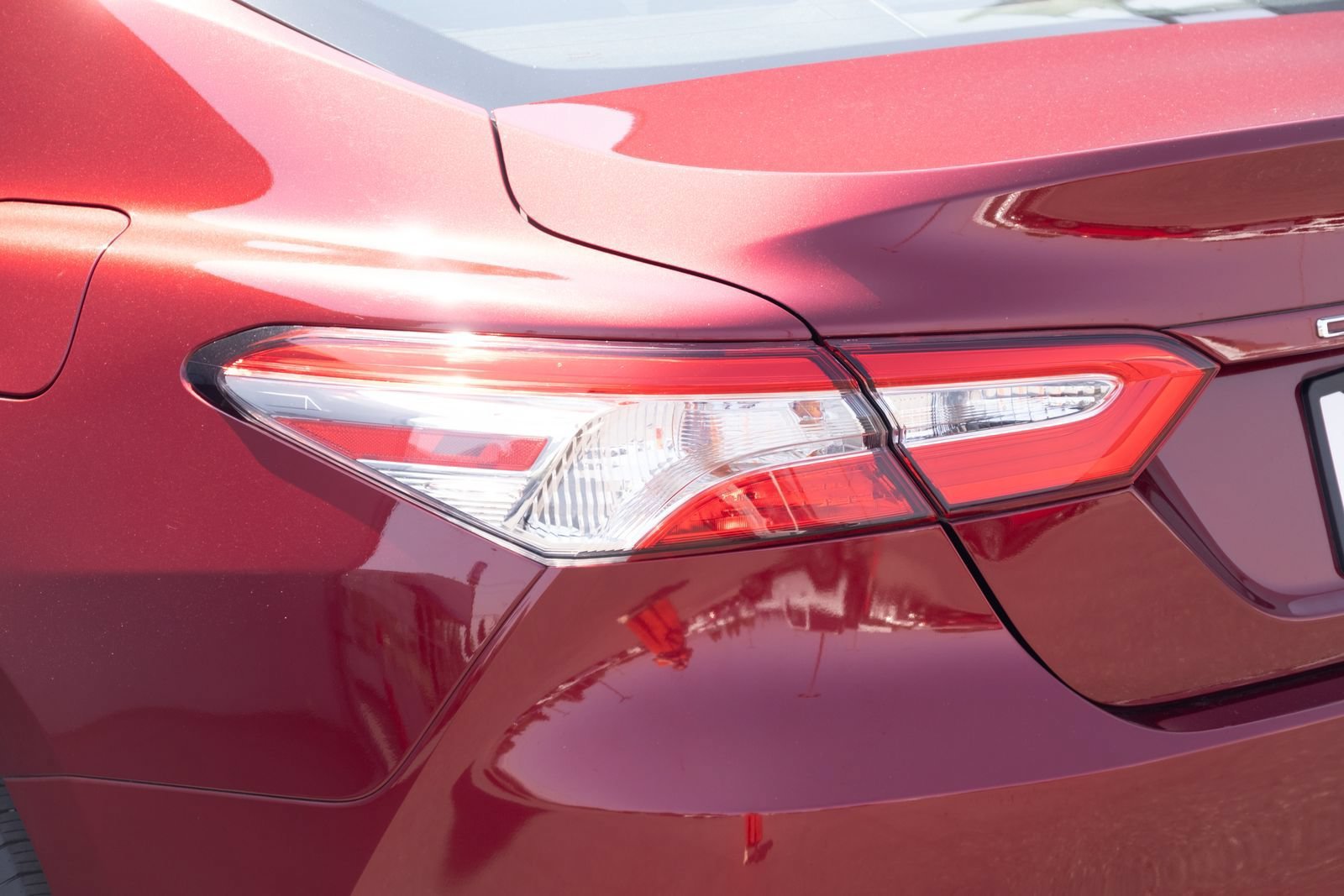 Used 2018 Toyota Camry LE FWD image 22