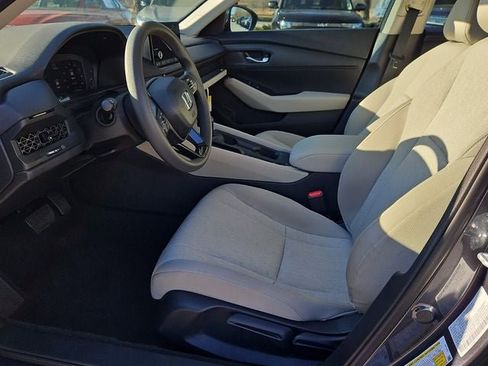 Certified 2025 Honda Accord LX image 17
