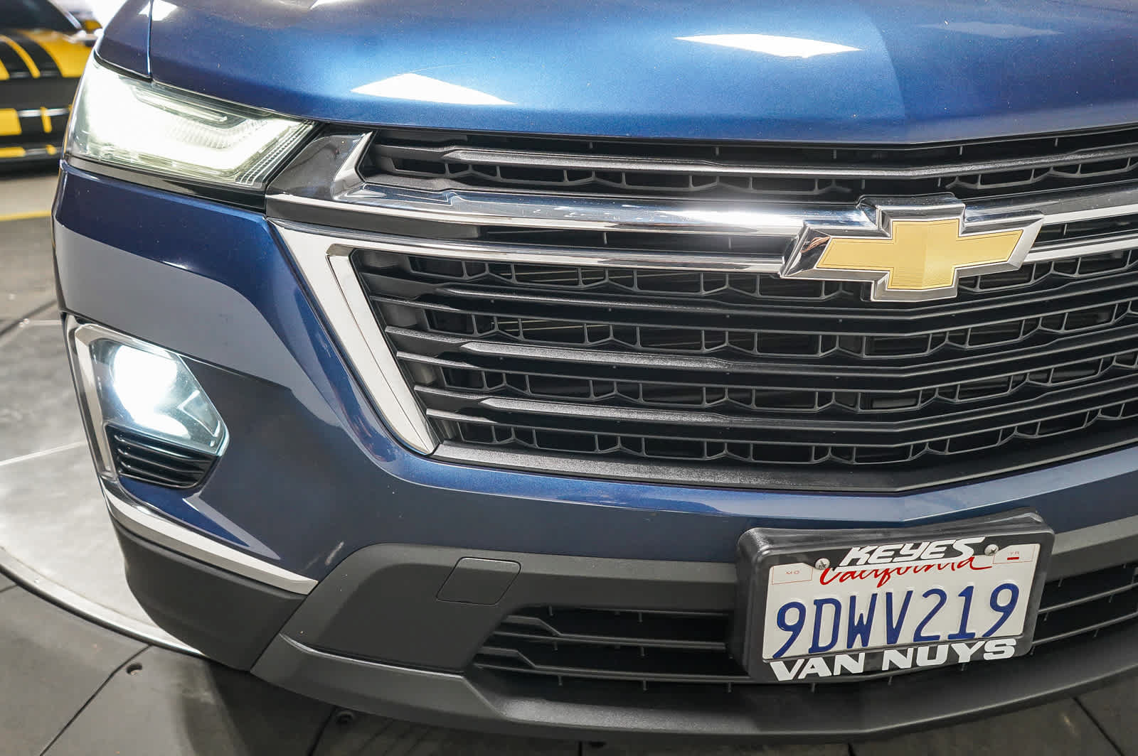 Used 2023 Chevrolet Traverse LS w/ LPO, Cargo Package FWD image 11