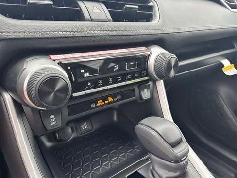 Used 2025 Toyota RAV4 LE image 19