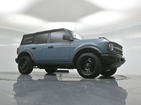 Certified 2022 Ford Bronco Black Diamond AWD/4WD image 4