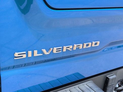 Used 2023 Chevrolet Silverado 1500 ZR2 w/ Technology Package AWD/4WD image 6