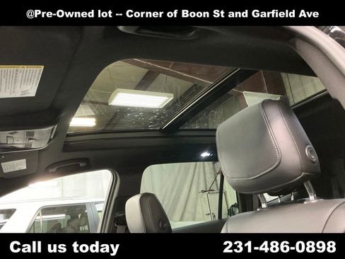 Used 2022 Cadillac XT6 Premium Luxury image 13