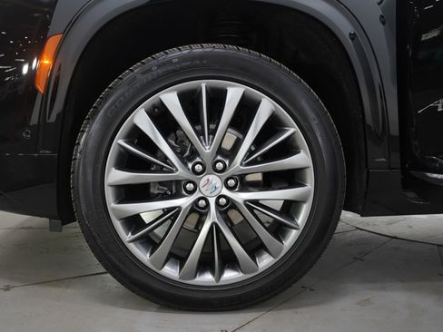 Used 2025 Buick Enclave Avenir image 32