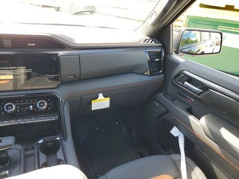 New 2026 GMC Sierra 1500 AT4 w/ AT4 Premium Package AWD/4WD image 16