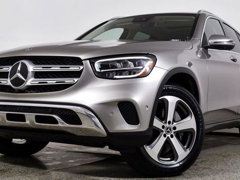 Certified 2022 Mercedes-Benz GLC 300 w/ Premium Package Lite image 7