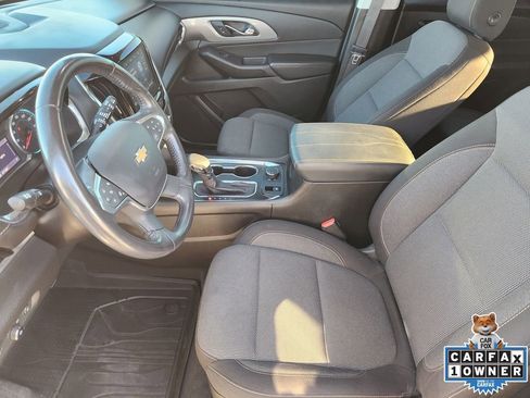 Used 2021 Chevrolet Traverse LT image 19