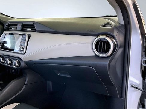 Used 2020 Nissan Versa SV image 23