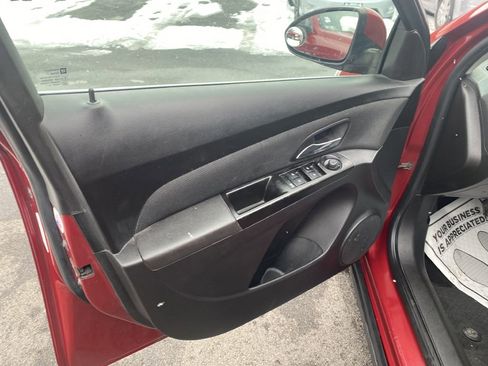 Used 2014 Chevrolet Cruze LT image 19