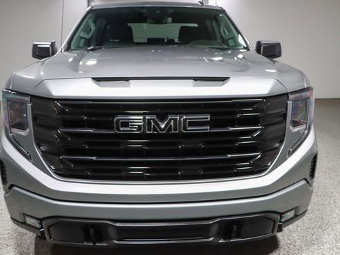 Used 2023 GMC Sierra 1500 Elevation w/ LPO, Elevation Black Package image 4