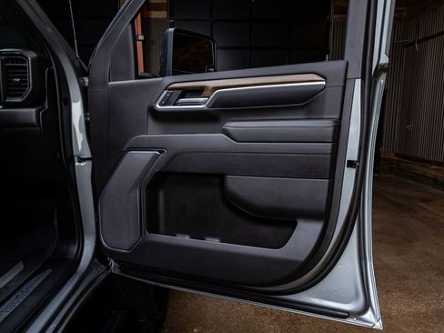 Used 2025 Chevrolet Silverado 2500 High Country w/ Technology Package image 37