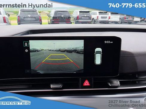 Used 2025 Kia Carnival FWD image 19
