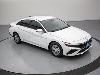 Used 2025 Hyundai Elantra SE FWD video 2