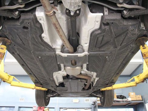 Used 2022 Mercedes-Benz GLC 300 4MATIC w/ Premium Package Lite image 98