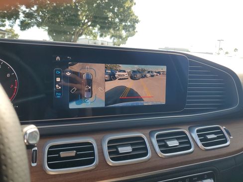 New 2026 Mercedes-Benz GLS 580 4MATIC image 30