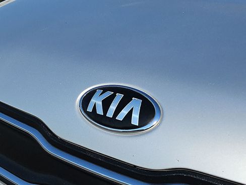 Used 2017 Kia Soul FWD image 32
