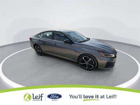 Used 2024 Nissan Altima 2.5 SR image 13