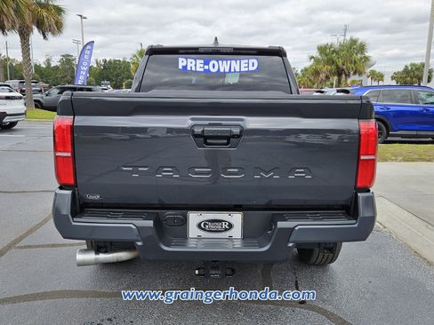 Used 2025 Toyota Tacoma SR5 image 4