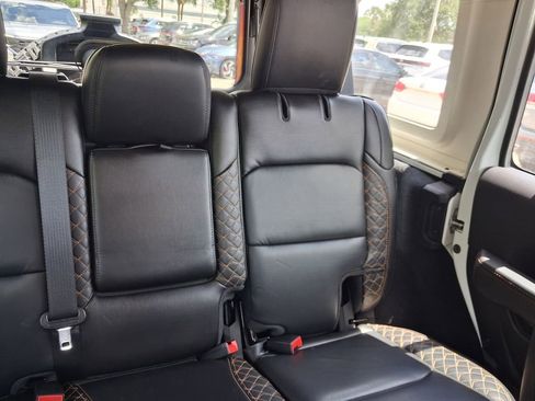Used 2021 Jeep Wrangler Unlimited Sahara AWD/4WD image 14