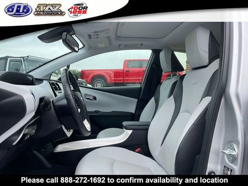 Used 2016 Toyota Prius FWD image 10