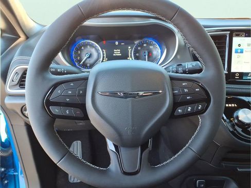 New 2026 Chrysler Pacifica Select w/ S Appearance Package AWD/4WD image 19