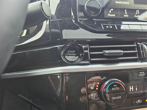 New 2025 Nissan Pathfinder Platinum image 23