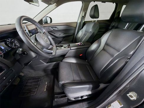 Used 2023 Nissan Rogue SV w/ SV Premium B Package AWD/4WD image 2