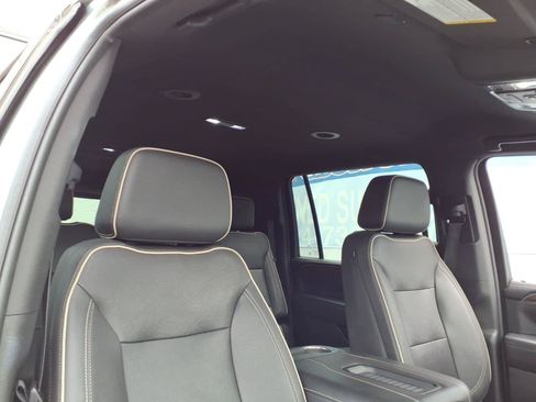 Used 2023 Chevrolet Suburban Premier AWD/4WD image 23