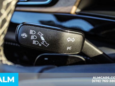 Used 2024 Volkswagen Atlas SE image 32