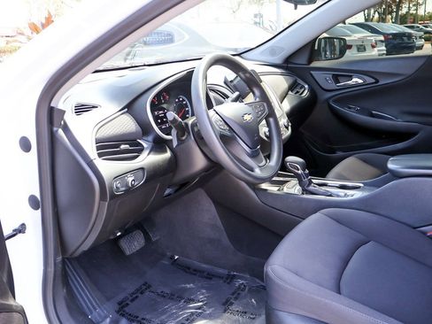 Used 2023 Chevrolet Malibu LT FWD image 24