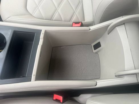 Certified 2024 Volkswagen Atlas SE image 25