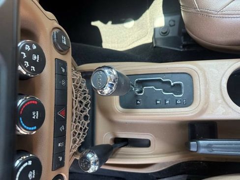 Used 2016 Jeep Wrangler Unlimited Sahara w/ Connectivity Group AWD/4WD image 11