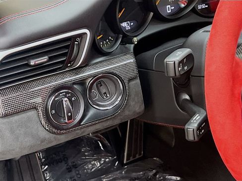 Certified 2018 Porsche 911 GT2 RS RWD image 11