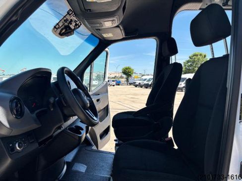 Used 2020 Mercedes-Benz Sprinter 2500 image 16