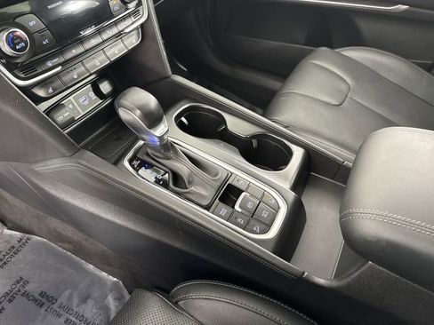 Used 2020 Hyundai Santa Fe Limited w/ Cargo Package image 18