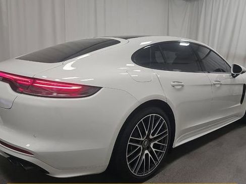 Used 2022 Porsche Panamera 4S image 3