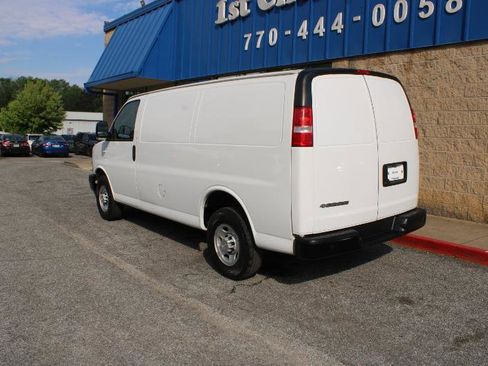 Used 2020 Chevrolet Express 2500 w/ Driver Convenience Package RWD image 4