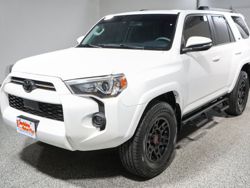 Used 2021 Toyota 4Runner SR5 Premium w/ Moonroof Package AWD/4WD image 34