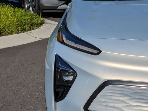 Used 2023 Chevrolet Bolt EUV Premier FWD image 10