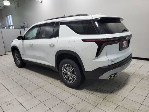 Used 2024 Chevrolet Traverse LT image 16