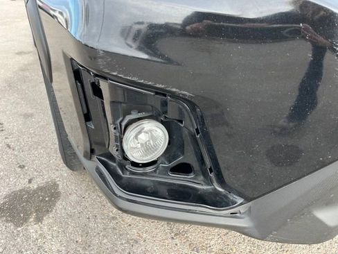 Used 2019 Subaru Crosstrek 2.0i Premium w/ Eyesight System image 2