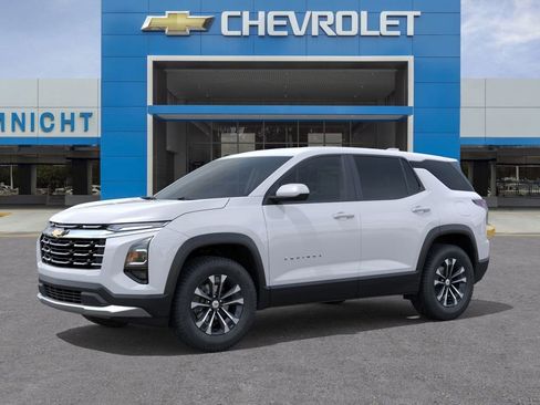 New 2026 Chevrolet Equinox LT image 2