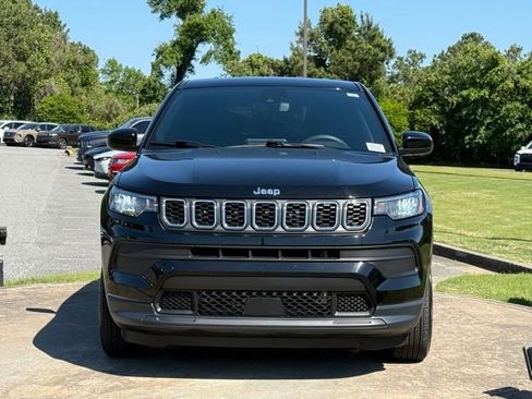Used 2025 Jeep Compass Sport AWD/4WD image 2