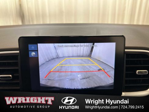 Certified 2025 Hyundai Venue SEL image 27