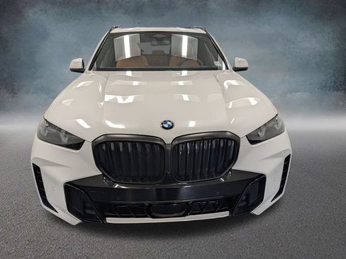 Used 2026 BMW X5 xDrive40i w/ M Sport Package AWD/4WD image 2