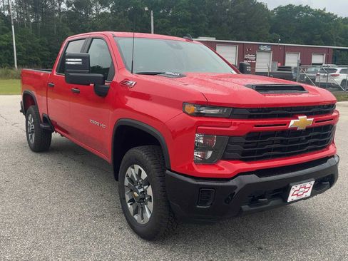 New 2026 Chevrolet Silverado 2500 Custom w/ Z71 Off-Road Package AWD/4WD image 9